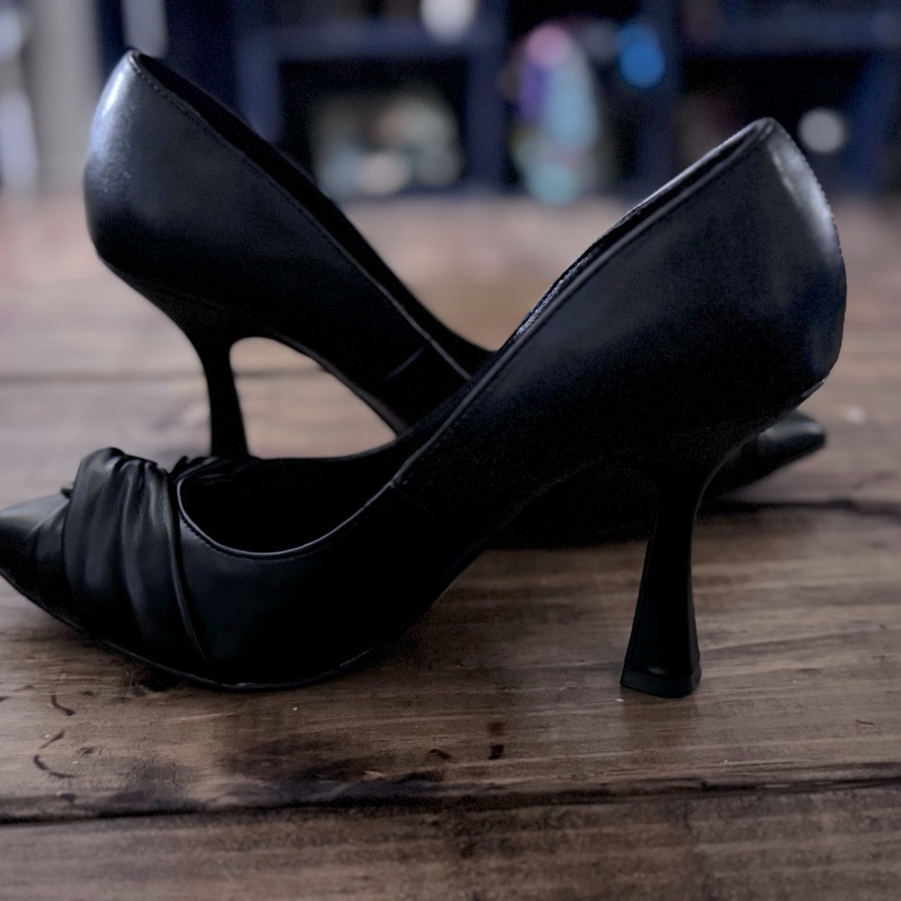 Gabrielle Union pumps. New no box.